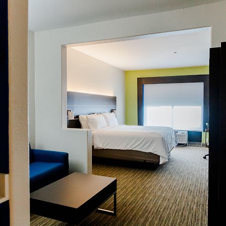 Holiday Inn Express - Andalusia By Ihg Экстерьер фото