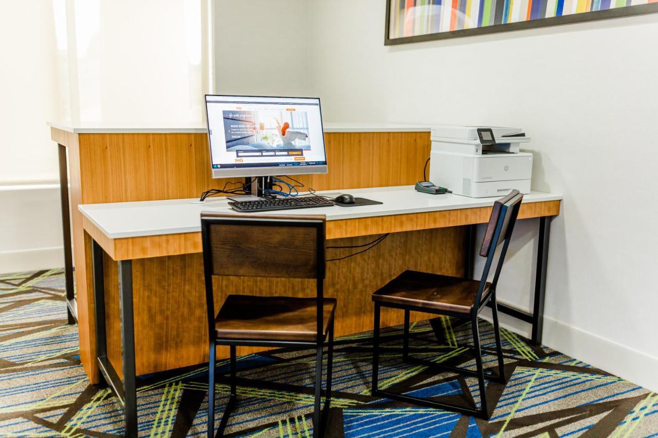 Holiday Inn Express - Andalusia By Ihg Экстерьер фото