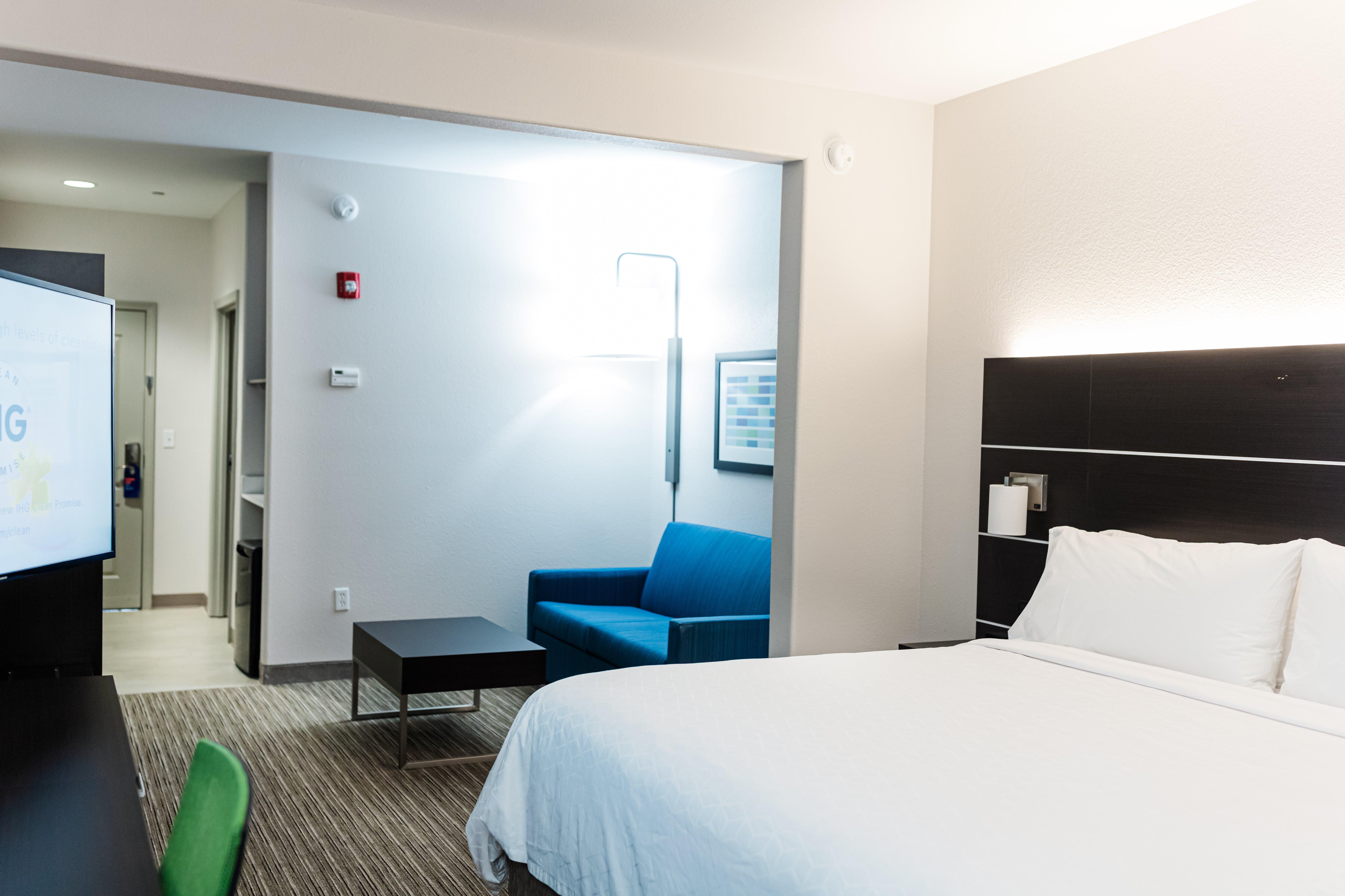 Holiday Inn Express - Andalusia By Ihg Экстерьер фото