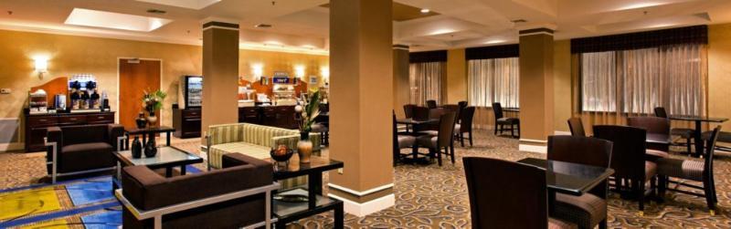 Holiday Inn Express - Andalusia By Ihg Экстерьер фото
